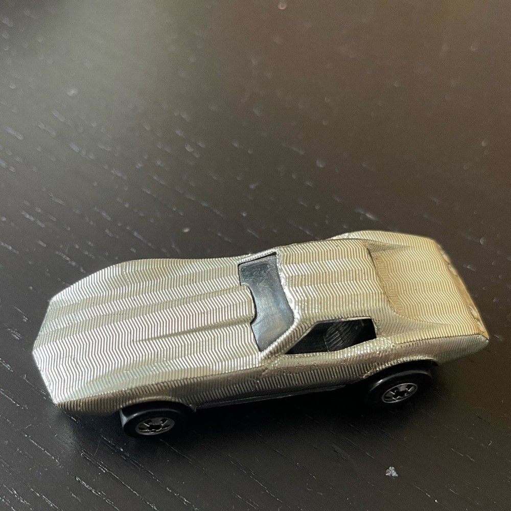 Hot Wheels Blackwall 1991 Corvette Stingray Textured Metal Gleam Team Vette